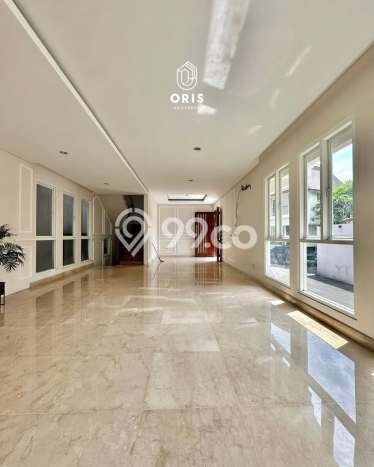 Dijual Cepat Rumah LT 147m² / LB 240m² di Kawasan Bisnis Pejaten, Jakarta Selatan Dijual Cepat Rumah LT 147m² / LB 240m² di Kawasan Bisnis Pejaten, Jakarta Selatan