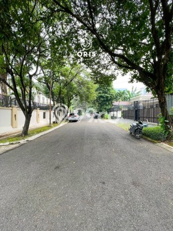 Rumah LT 1000m² / LB 600m² Lokasi Strategis di patra kuningan, Jakarta Selatan Rumah LT 1000m² / LB 600m² Lokasi Strategis di patra kuningan, Jakarta Selatan