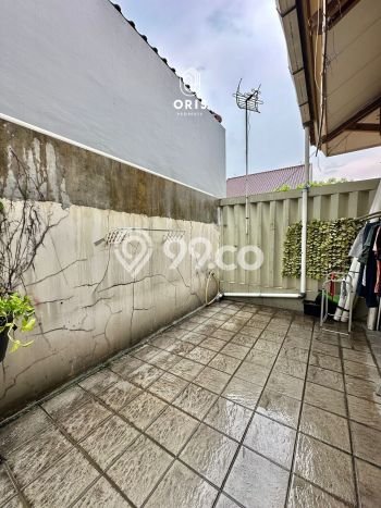 Rumah Minimalis di Kebayoran Baru, Jakarta Selatan, LT 234m² Bangunan 300m² Rumah Minimalis di Kebayoran Baru, Jakarta Selatan, LT 234m² Bangunan 300m²