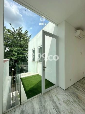 Rumah 4 Kamar Lokasi Asri di Pondok Indah, Jakarta Selatan Rumah 4 Kamar Lokasi Asri di Pondok Indah, Jakarta Selatan