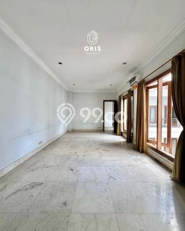 DIJUAL CEPAT! Rumah Mega Kuningan, Jakarta Selatan, Luas 1029m² LB 1500m² DIJUAL CEPAT! Rumah Mega Kuningan, Jakarta Selatan, Luas 1029m² LB 1500m²