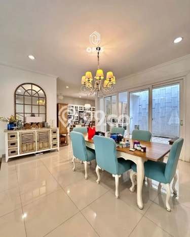 Rumah LT 198m² Semi Furnished di Lokasi Prestisius Lebak Bulus, Jakarta Selatan Rumah LT 198m² Semi Furnished di Lokasi Prestisius Lebak Bulus, Jakarta Selatan