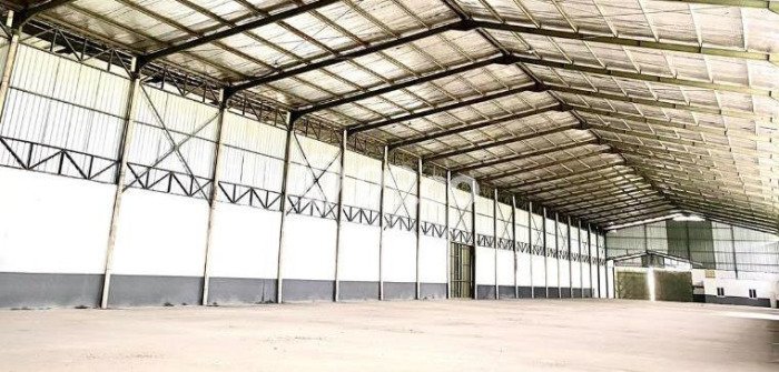 Disewakan Gudang komersial di Cibinong luas bangunan 3500m2 Disewakan Gudang komersial di Cibinong luas bangunan 3500m2