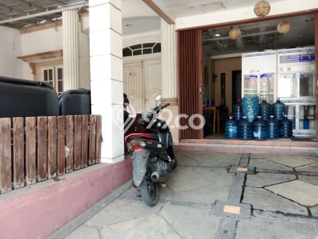 Rumah Luas Asri 6 KT Siap Pakai di Harapan Indah Bekasi Rumah Luas Asri 6 KT Siap Pakai di Harapan Indah Bekasi