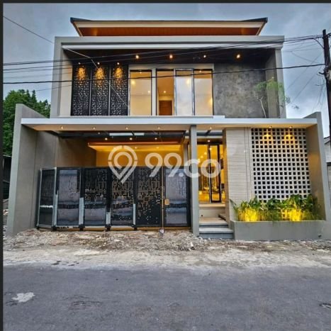 Rumah Strategis Modern Lb 215m2 di Kalasan, Sleman Rumah Strategis Modern Lb 215m2 di Kalasan, Sleman