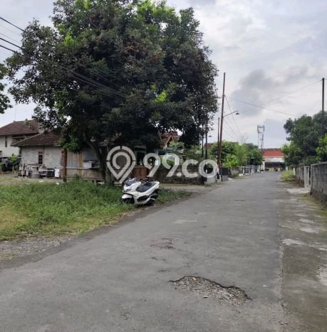 Dijual Tanah di Yogyakarta, Luas 1275m2 SHM Dijual Tanah di Yogyakarta, Luas 1275m2 SHM