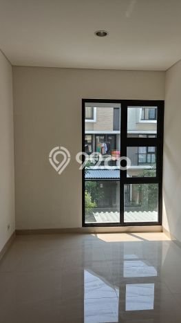 Rumah Luas Asri 3 KT Siap Pakai di BSD Tangerang Rumah Luas Asri 3 KT Siap Pakai di BSD Tangerang