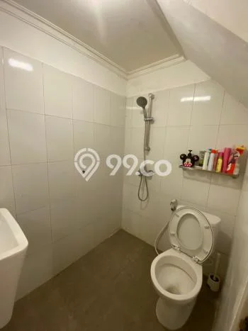 Rumah di Ciputat, Akses ke Fasilitas, 3 KM, Luas 72m² Bangunan 150m² Rumah di Ciputat, Akses ke Fasilitas, 3 KM, Luas 72m² Bangunan 150m²