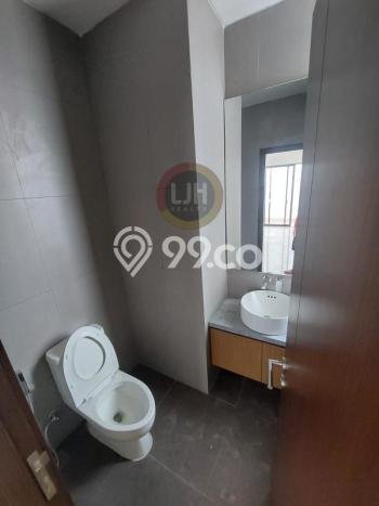 Rumah Elit Modern Tanpa Renovasi di BSD Tangerang Rumah Elit Modern Tanpa Renovasi di BSD Tangerang