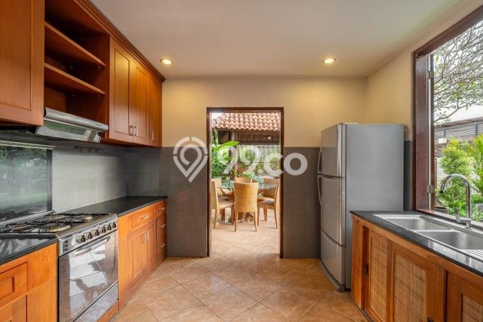 HOT DEAL! Vila Kawasan , Luas 600m2m², Area Strategis HOT DEAL! Vila Kawasan , Luas 600m2m², Area Strategis