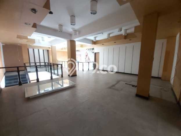 For Rent Ruko Strategis Kawasan Seminyak, Luas 300m², Pusat Komersial For Rent Ruko Strategis Kawasan Seminyak, Luas 300m², Pusat Komersial