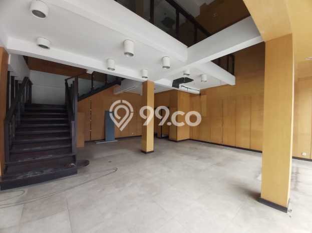 For Rent Ruko Strategis Kawasan Seminyak, Luas 300m², Pusat Komersial For Rent Ruko Strategis Kawasan Seminyak, Luas 300m², Pusat Komersial