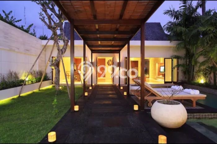 For Sale! Premium House LT 400m2 Desain Elegan di Seminyak For Sale! Premium House LT 400m2 Desain Elegan di Seminyak