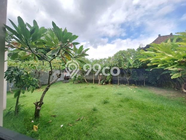 HOT DEAL! Vila Kawasan , Area 700m2m², Area Strategis HOT DEAL! Vila Kawasan , Area 700m2m², Area Strategis
