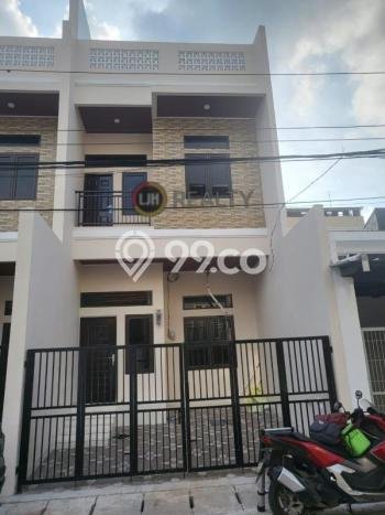 Dijual Rumah Strategis Bagus Punya 4 KT di Kelapa Gading Jakarta Utara SHM Dijual Rumah Strategis Bagus Punya 4 KT di Kelapa Gading Jakarta Utara SHM