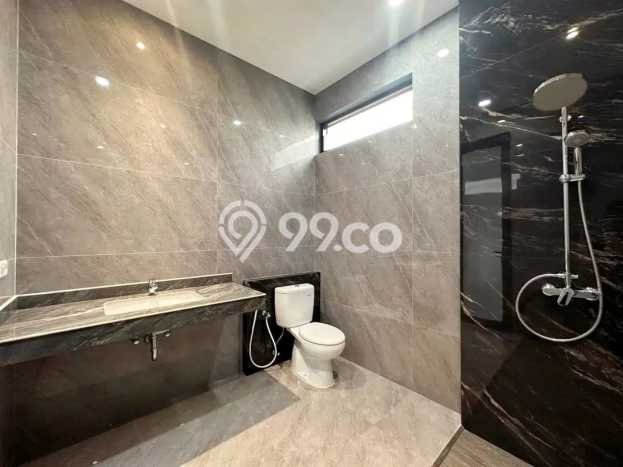 Rumah Elit Modern Tanpa Renovasi di Citraland Surabaya Rumah Elit Modern Tanpa Renovasi di Citraland Surabaya
