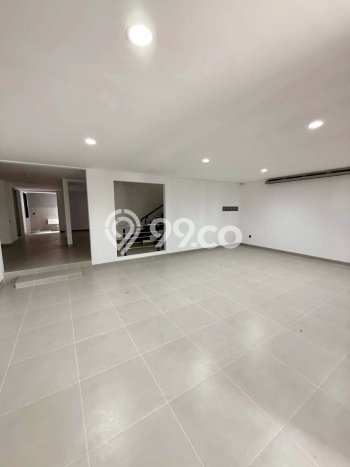 Rumah Luxury Modern Tanpa Renovasi di Citraland Surabaya Rumah Luxury Modern Tanpa Renovasi di Citraland Surabaya