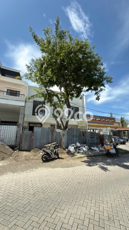 Komersial Bagus Dijual LB 600m2 Lokasi Strategis Sidoarjo Area Cocok untuk Bisnis Komersial Bagus Dijual LB 600m2 Lokasi Strategis Sidoarjo Area Cocok untuk Bisnis