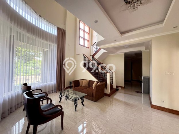Rumah Luxury Modern Tanpa Renovasi di Margorejo Surabaya Rumah Luxury Modern Tanpa Renovasi di Margorejo Surabaya
