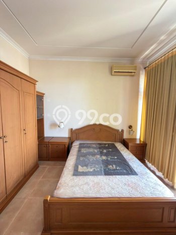 Hunian Mewah LB 600m2 Siap Pakai Desain Elegan di Sukomanunggal, Surabaya Hunian Mewah LB 600m2 Siap Pakai Desain Elegan di Sukomanunggal, Surabaya