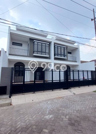 Rumah Nyaman dengan 4 Kamar Tidur dan 3 Kamar Mandi di Kawasan , Sidoarjo Rumah Nyaman dengan 4 Kamar Tidur dan 3 Kamar Mandi di Kawasan , Sidoarjo