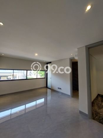 For Sale! Luxury House LT 330m2 Desain Elegan di Pakuwon Indah For Sale! Luxury House LT 330m2 Desain Elegan di Pakuwon Indah