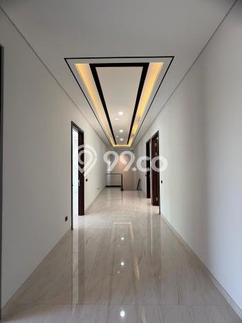 Rumah Luxury Modern Tanpa Renovasi di Citraland Surabaya Rumah Luxury Modern Tanpa Renovasi di Citraland Surabaya