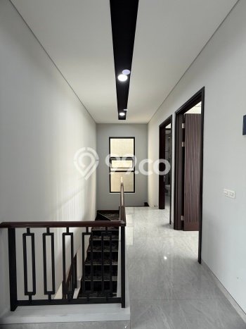 Rumah Elit Modern Tanpa Renovasi di Citraland Surabaya Rumah Elit Modern Tanpa Renovasi di Citraland Surabaya