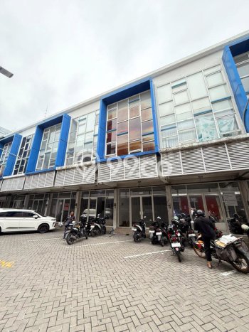 Unit Ruko Paling Strategis di Rungkut Surabaya dengan LB 210m2 Unit Ruko Paling Strategis di Rungkut Surabaya dengan LB 210m2