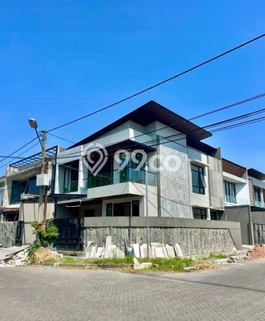 Rumah Luxury Modern Tanpa Renovasi di Galaxy Surabaya Rumah Luxury Modern Tanpa Renovasi di Galaxy Surabaya