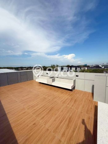 Rumah Luxury Modern Tanpa Renovasi di Citraland Surabaya Rumah Luxury Modern Tanpa Renovasi di Citraland Surabaya