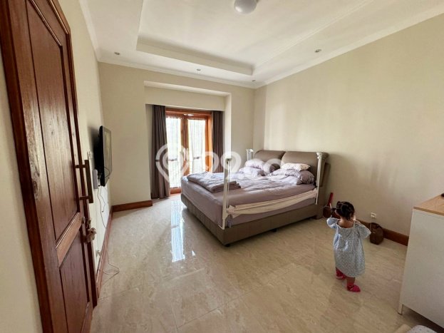 Rumah Luxury Modern Tanpa Renovasi di Margorejo Surabaya Rumah Luxury Modern Tanpa Renovasi di Margorejo Surabaya