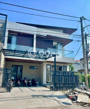 Rumah Luxury Modern Tanpa Renovasi di Galaxy Surabaya Rumah Luxury Modern Tanpa Renovasi di Galaxy Surabaya