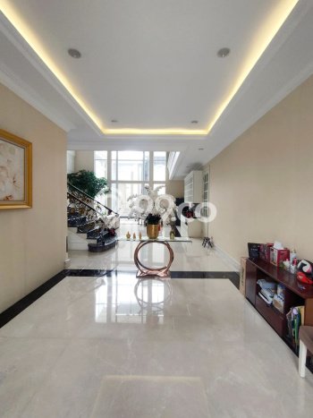 Rumah Luxury Modern Siap Huni di Pakuwon CIty Surabaya Rumah Luxury Modern Siap Huni di Pakuwon CIty Surabaya