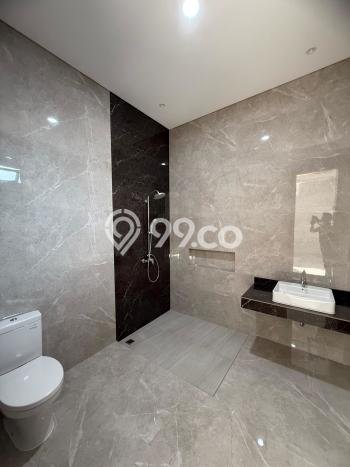 Rumah Luxury Modern Tanpa Renovasi di Citraland Surabaya Rumah Luxury Modern Tanpa Renovasi di Citraland Surabaya