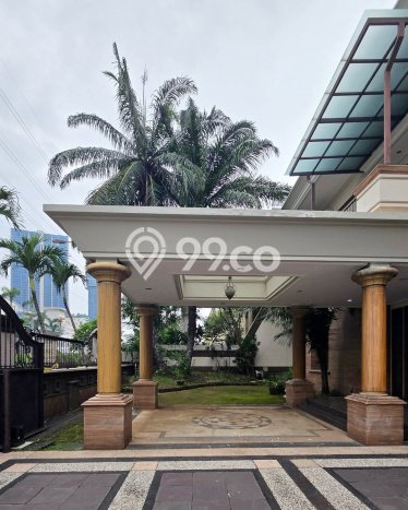 Ready to Use! Premium House LT 720m2 Desain Elegan di Pakuwon Indah Ready to Use! Premium House LT 720m2 Desain Elegan di Pakuwon Indah