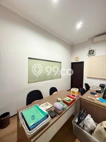 Unit Komersial Dijual di Surabaya LT 735m2 & LB 365m2 Unit Komersial Dijual di Surabaya LT 735m2 & LB 365m2
