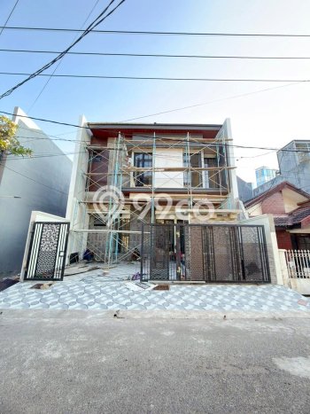 Rumah Eksklusif Siap Huni LT 135m2 di Mulyorejo, Surabaya Rumah Eksklusif Siap Huni LT 135m2 di Mulyorejo, Surabaya