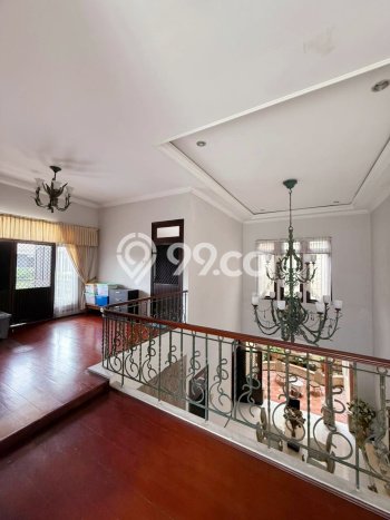 Rumah Mewah LB 420m2 Siap Huni Desain Elegan di Galaxy, Surabaya Rumah Mewah LB 420m2 Siap Huni Desain Elegan di Galaxy, Surabaya