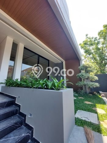 For Sale! Luxury House LT 330m2 Desain Elegan di Pakuwon Indah For Sale! Luxury House LT 330m2 Desain Elegan di Pakuwon Indah