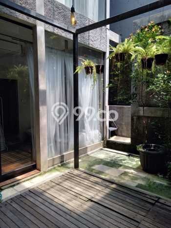 Hunian Elit LB 300m2 Siap Huni Desain Elegan di Cibubur, Jakarta Timur Hunian Elit LB 300m2 Siap Huni Desain Elegan di Cibubur, Jakarta Timur