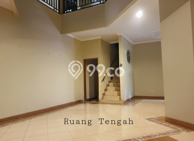 Rumah Elit Modern Tanpa Renovasi di Raffles Hills Jakarta Timur Rumah Elit Modern Tanpa Renovasi di Raffles Hills Jakarta Timur