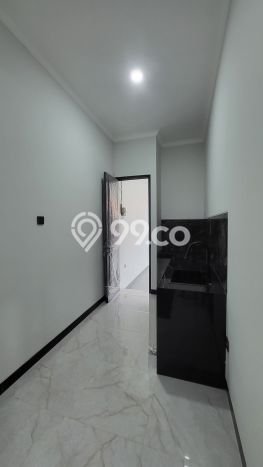 Rumah Strategis Minimalis Lb 135m2 di Ciracas, Jakarta Timur Rumah Strategis Minimalis Lb 135m2 di Ciracas, Jakarta Timur