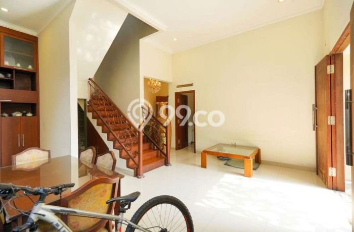 Dijual Hunian Rumah Terawat 3 KT di Cibubur, Jakarta Timur Dijual Hunian Rumah Terawat 3 KT di Cibubur, Jakarta Timur