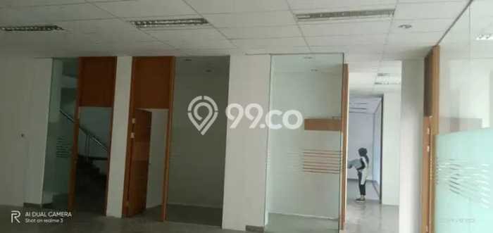 Komersial disewakan di Kebayoran Baru Jakarta Selatan dengan luas bangunan 1600m2 Komersial disewakan di Kebayoran Baru Jakarta Selatan dengan luas bangunan 1600m2