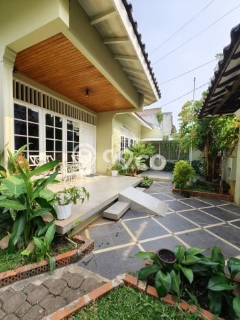 Ready to Use! Premium House LT 330m2 Desain Elegan di Jalan Panjang Ready to Use! Premium House LT 330m2 Desain Elegan di Jalan Panjang