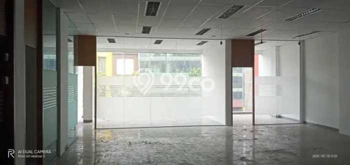 Komersial disewakan di Kebayoran Baru Jakarta Selatan dengan luas bangunan 1600m2 Komersial disewakan di Kebayoran Baru Jakarta Selatan dengan luas bangunan 1600m2