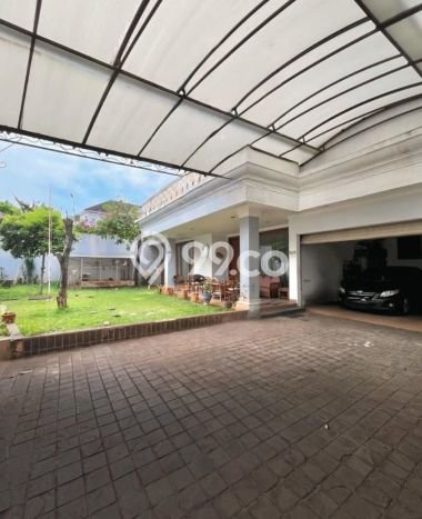 Siap Huni Rumah Mewah 4 Kamar di Kebayoran Baru Dekat ke Mana Saja Siap Huni Rumah Mewah 4 Kamar di Kebayoran Baru Dekat ke Mana Saja