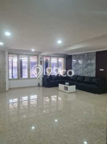 For Sale! Luxury House LT 252m2 Desain Elegan di Pasar Baru For Sale! Luxury House LT 252m2 Desain Elegan di Pasar Baru