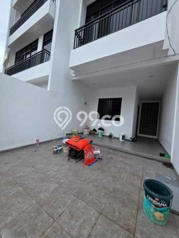 Ruko Dijual di Jakarta Barat LT 73m2 & LB 157m2 Lokasi Terbaik! Ruko Dijual di Jakarta Barat LT 73m2 & LB 157m2 Lokasi Terbaik!